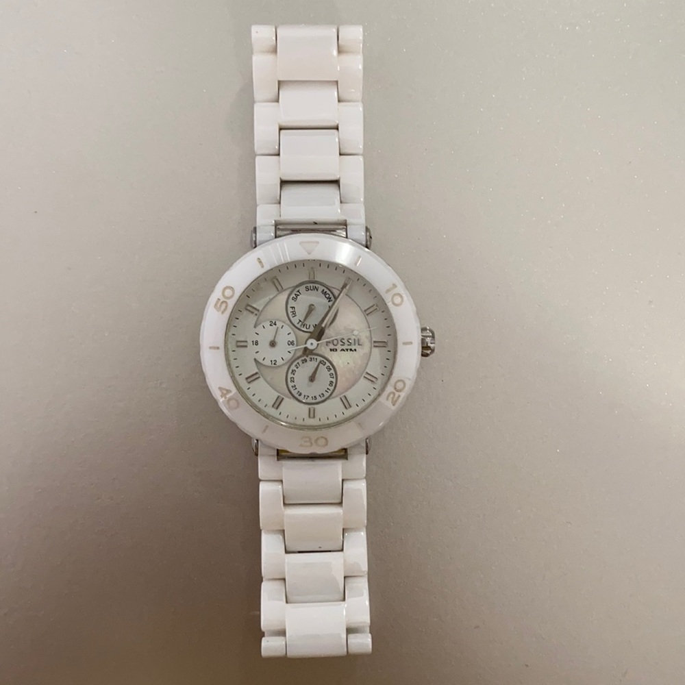 Fossil white mother pearl watch